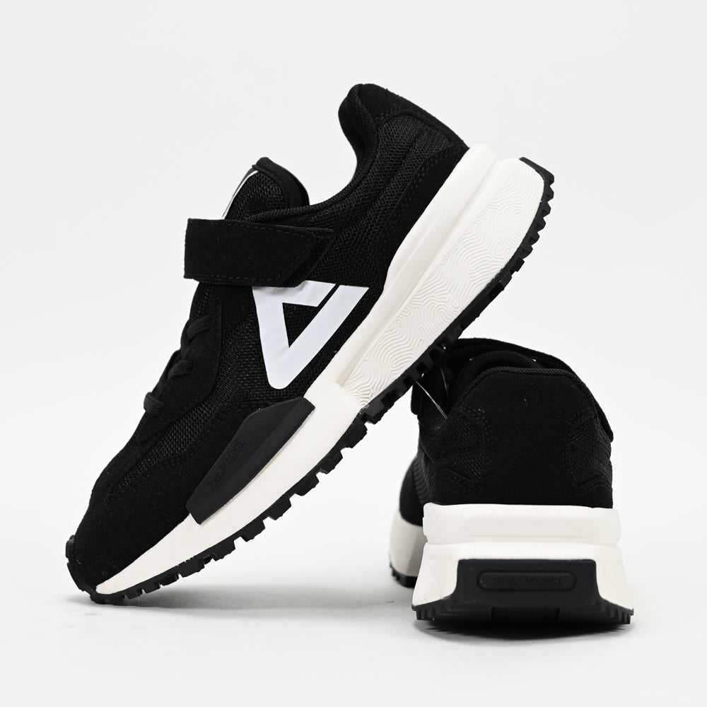 PEAK FOOTWEAR