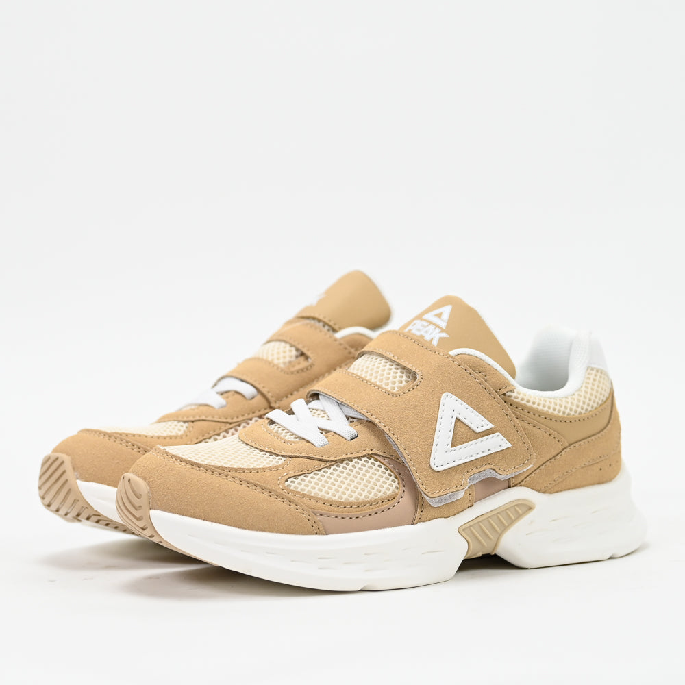 PEAK FOOTWEAR