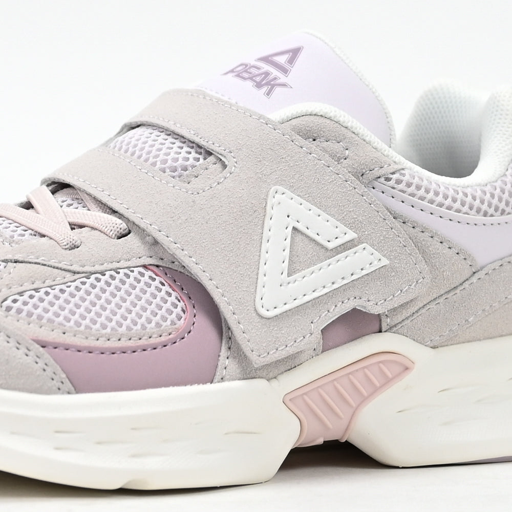 PEAK FOOTWEAR