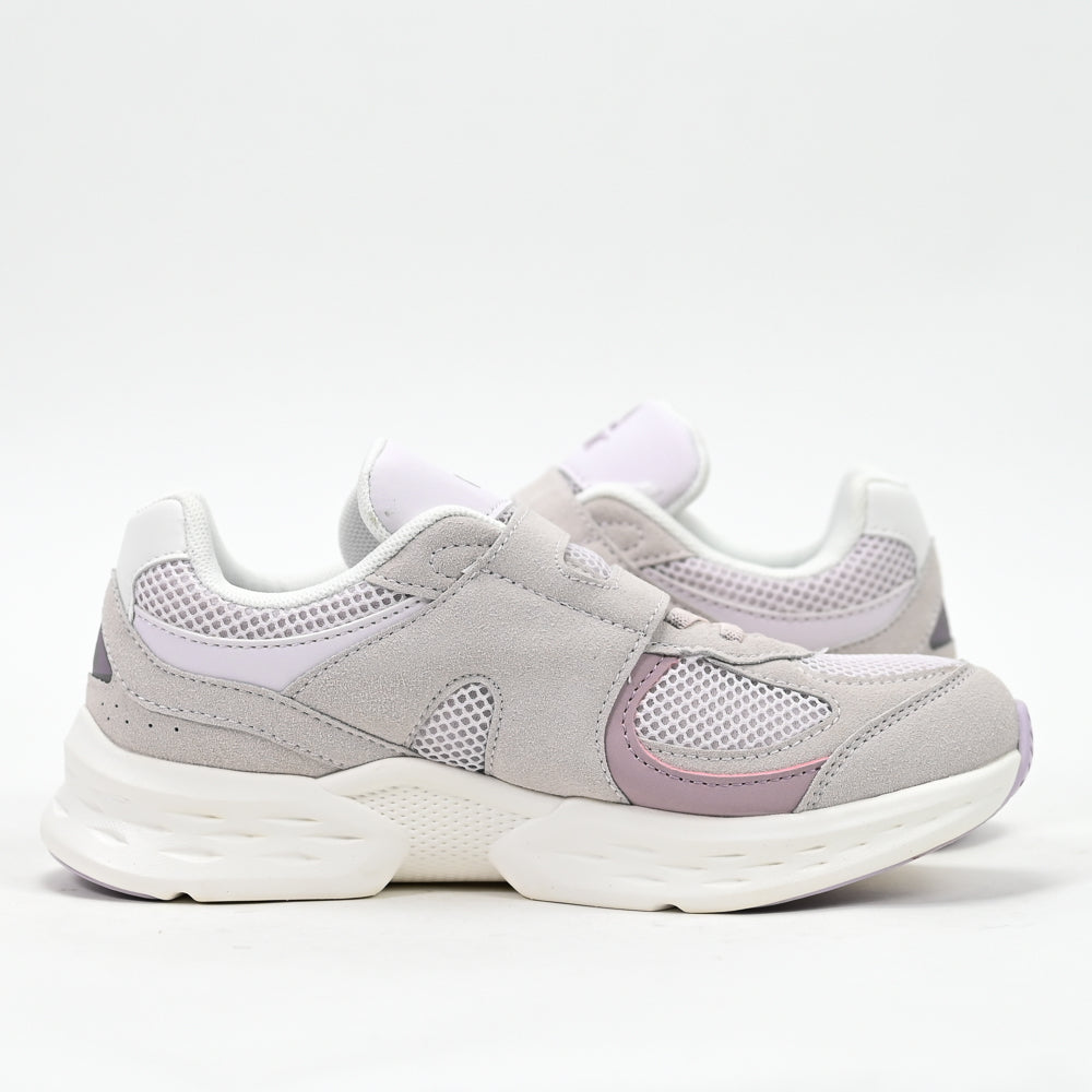 PEAK FOOTWEAR
