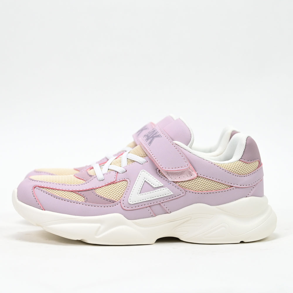 PEAK FOOTWEAR
