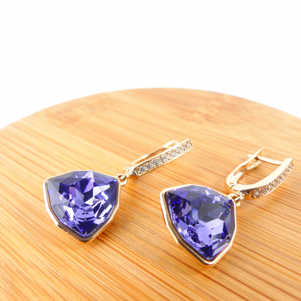 Boucles d'oreilles grand triangle mauve