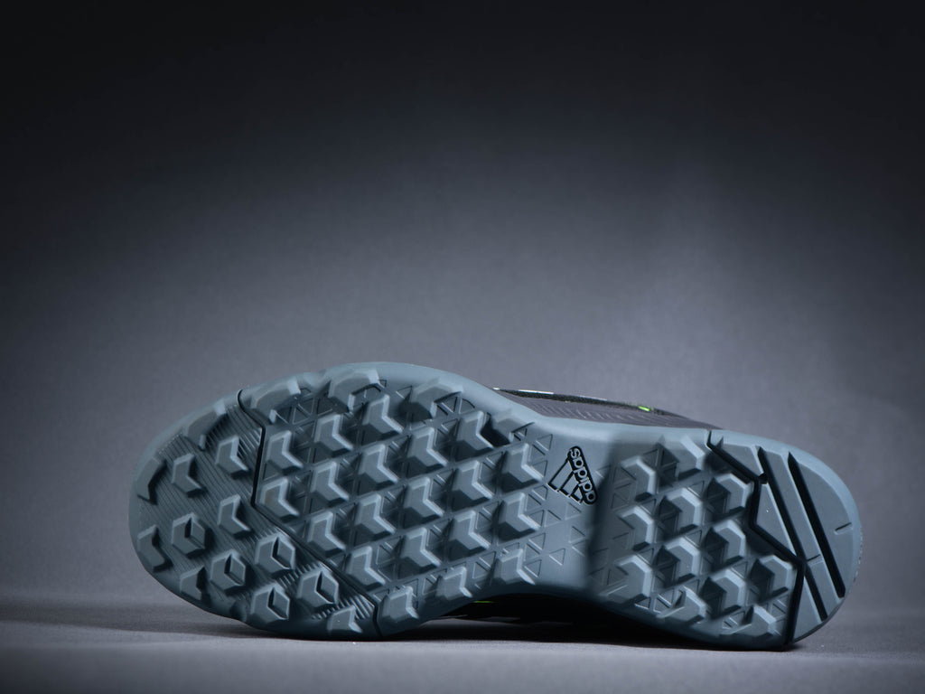 أديداس تيريكس إيستريل FX4625 - أسود