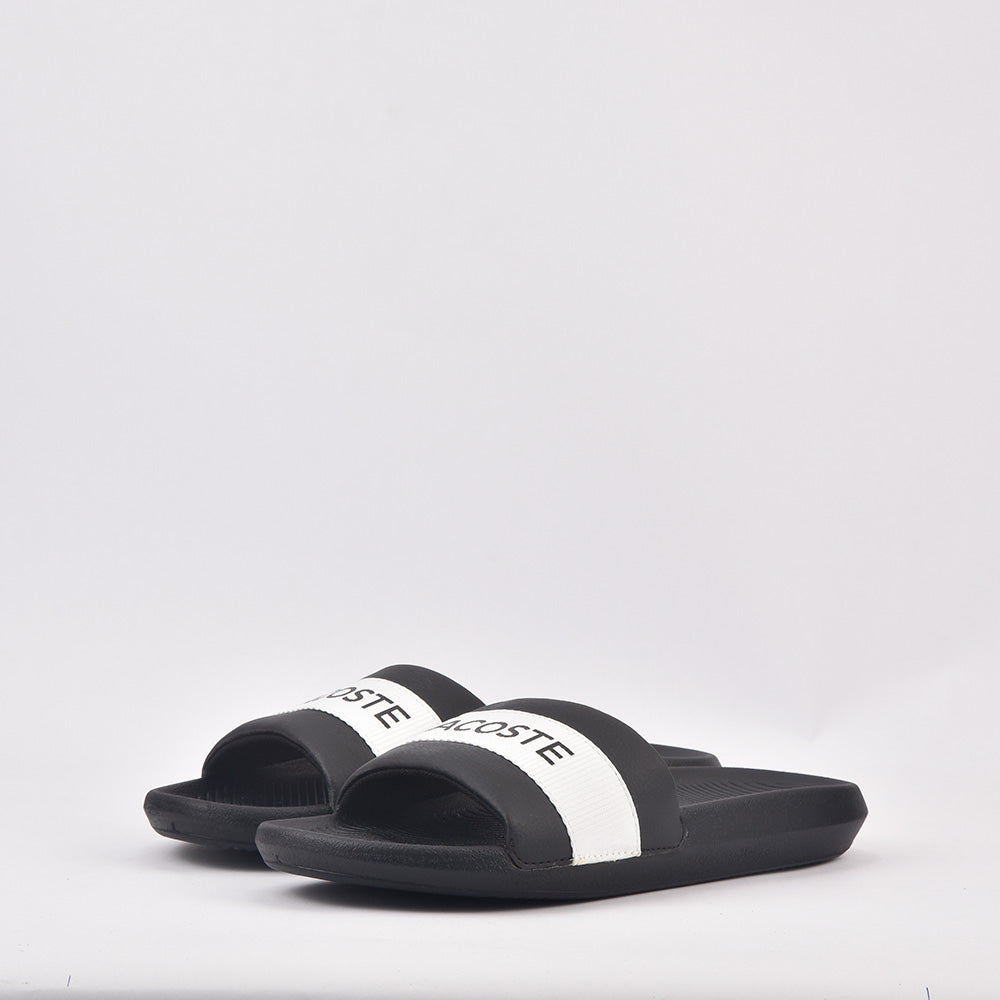 CROCO SLIDE 0721 1 CFA BLK/WHT LACOSTE