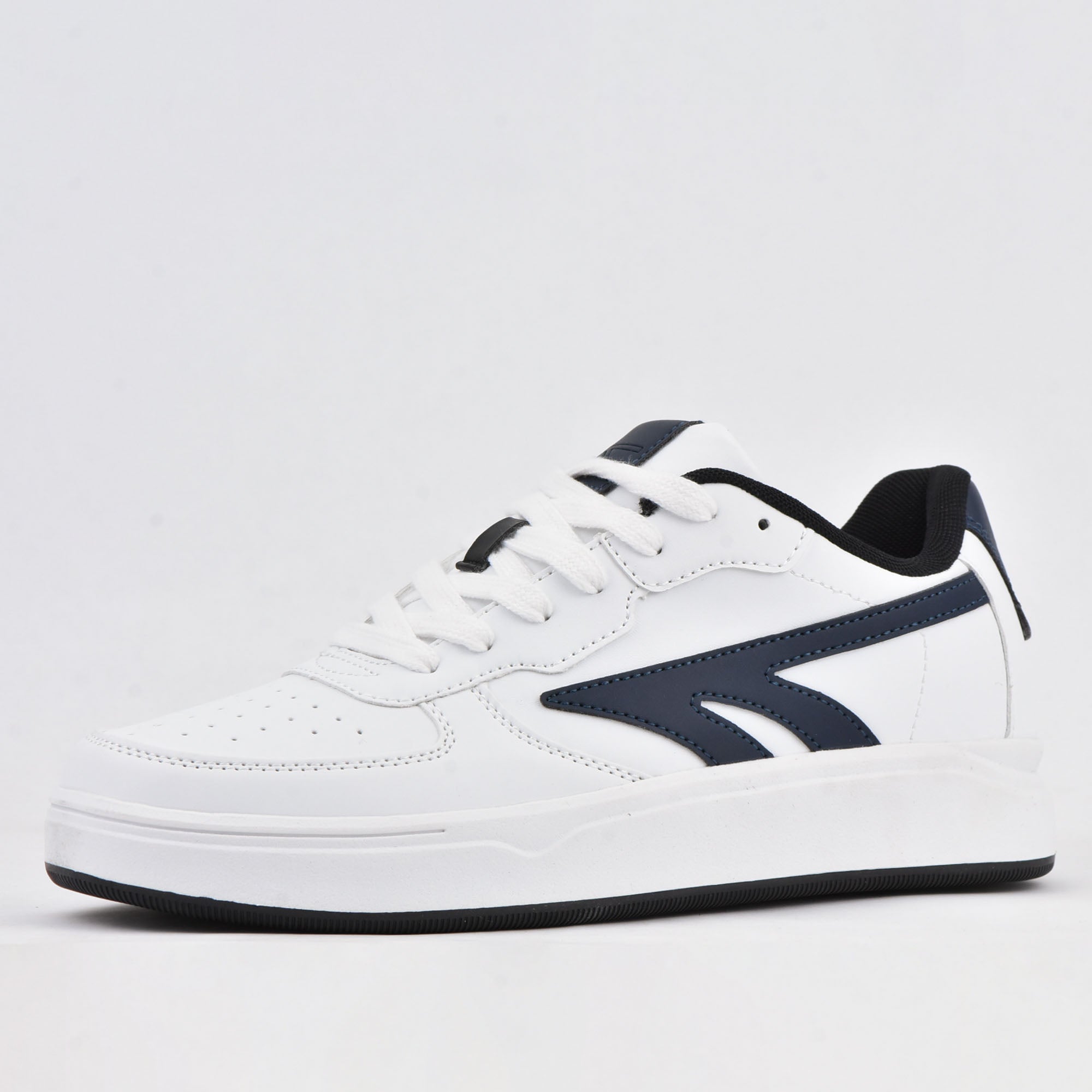 VASITY COURT WHITE/NAVY/BLACK HI TEC S013767