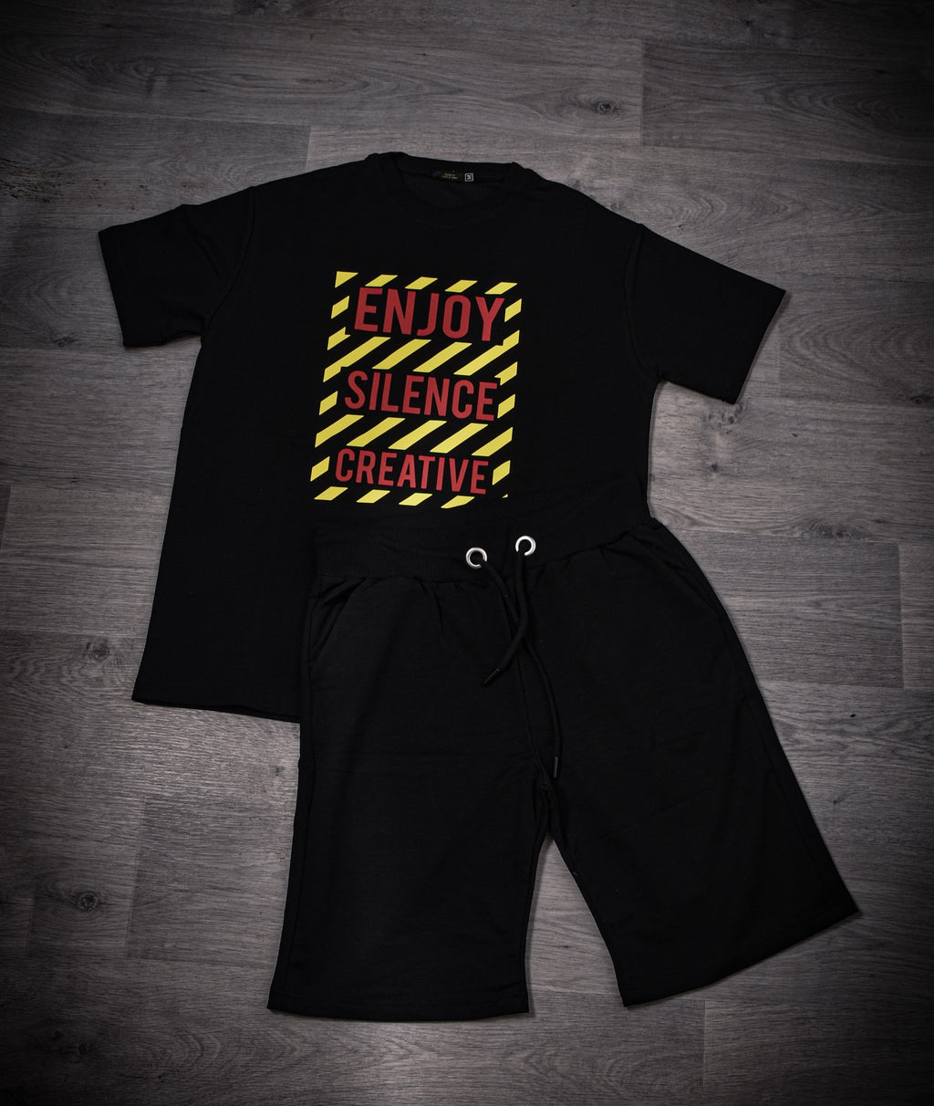 مجموعة سوداء *استمتع بالصمت الإبداعي*