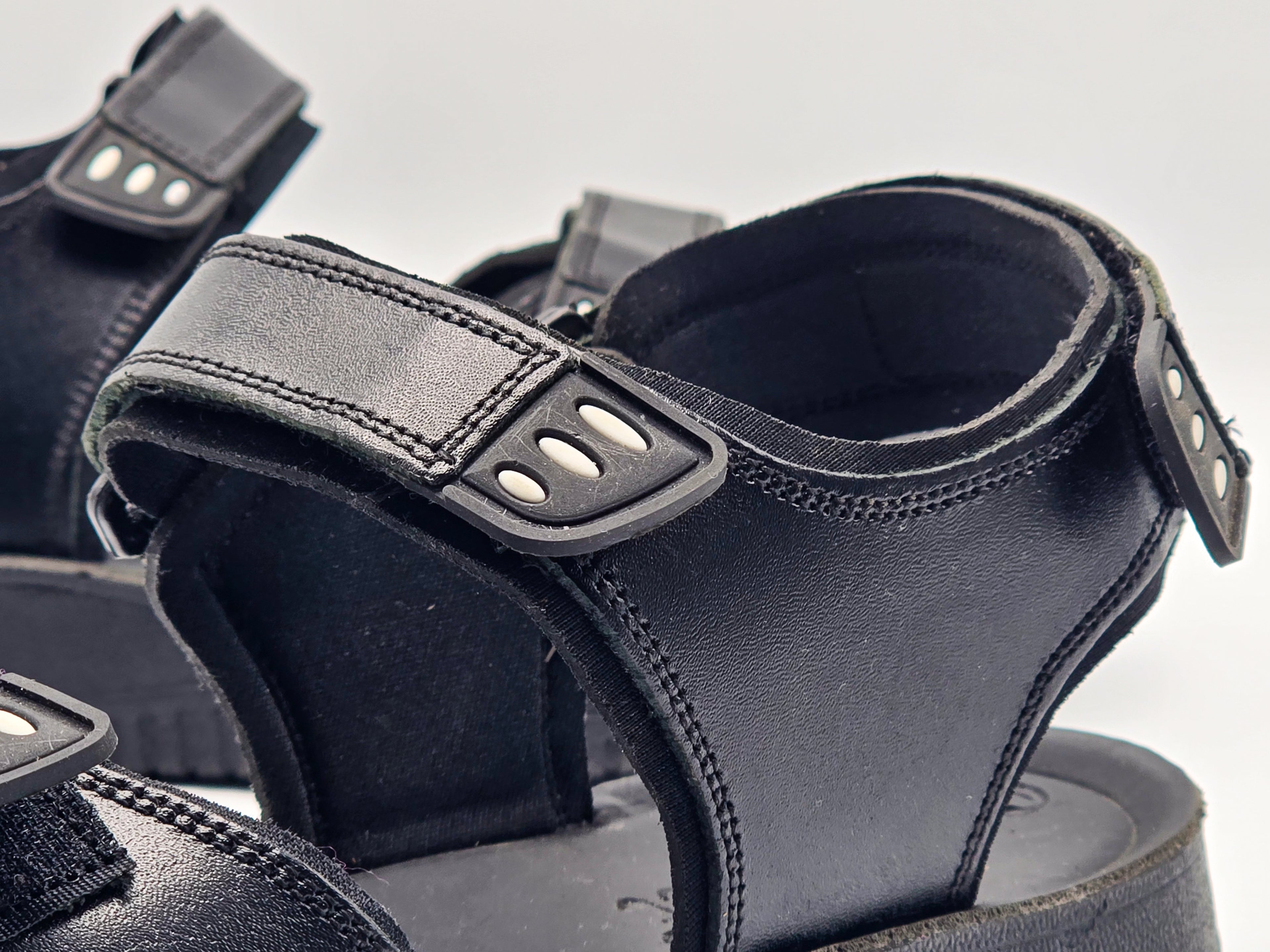 SANDALE R-203 NOIR