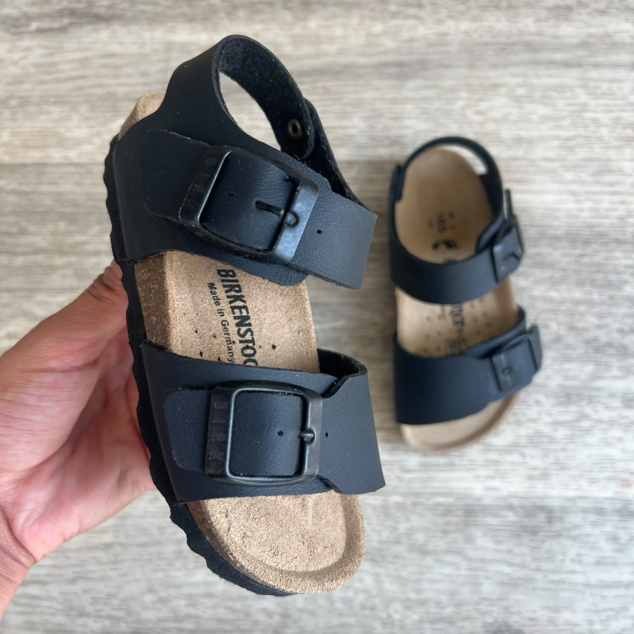 Sandales enfant noir mat