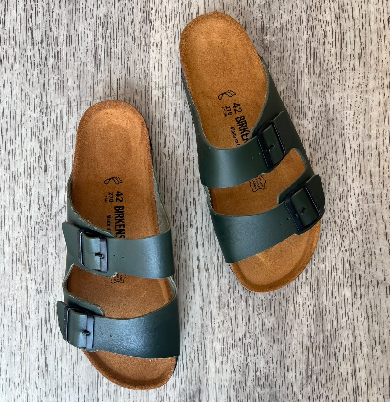 Sandales homme vert mat