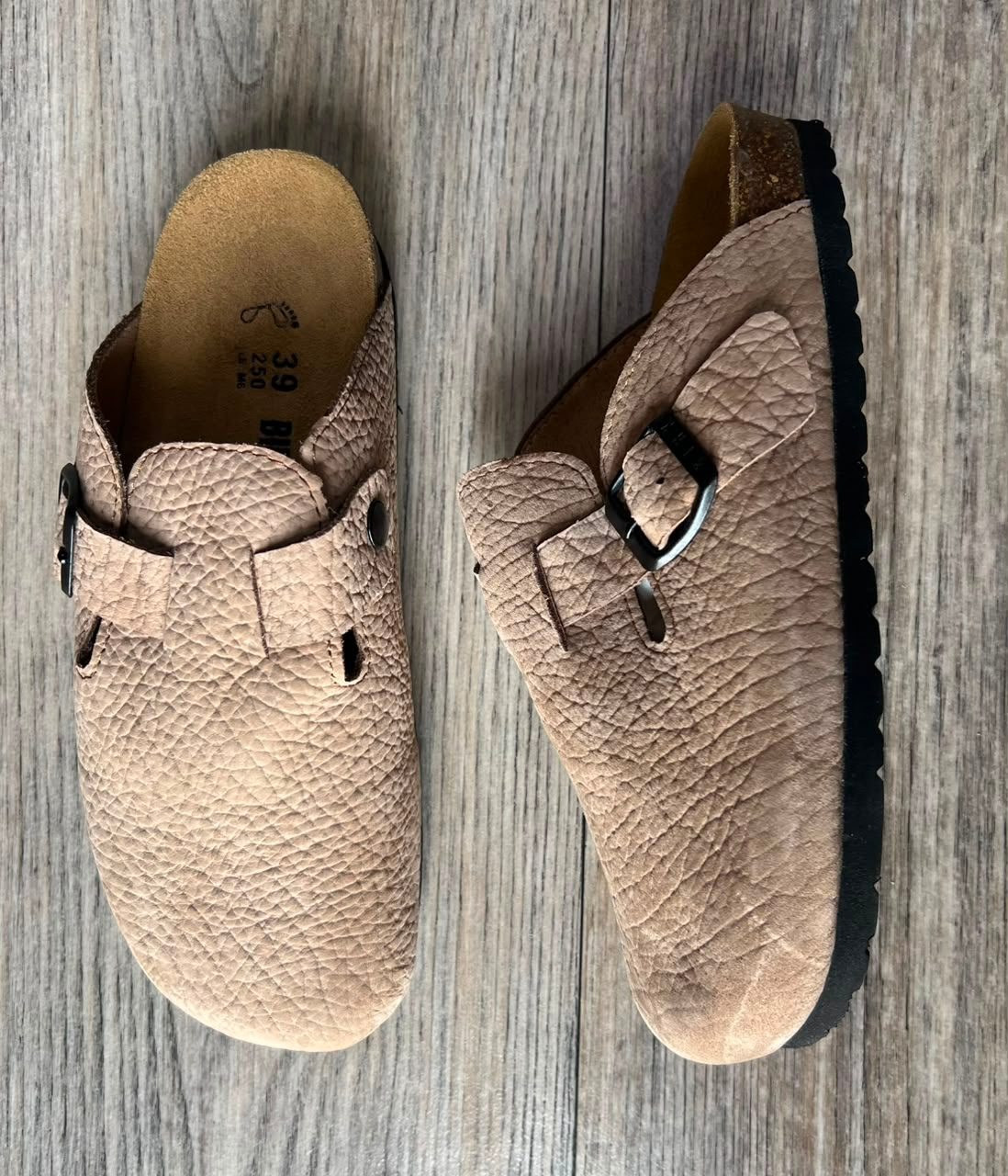 Sabots femme beige croco