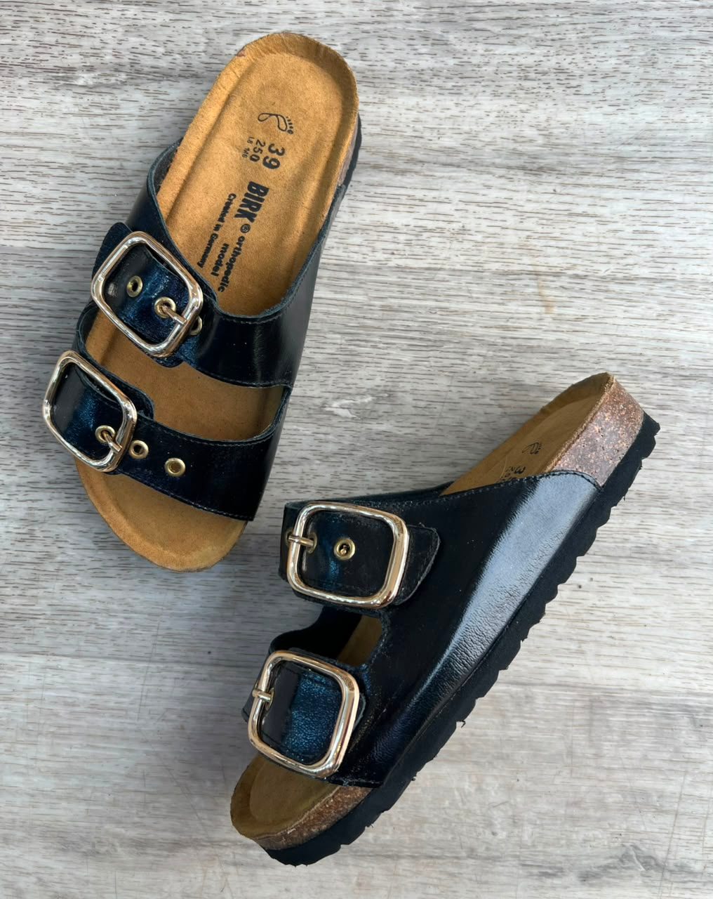 Arizona — Sandale noir vernis femme, détail