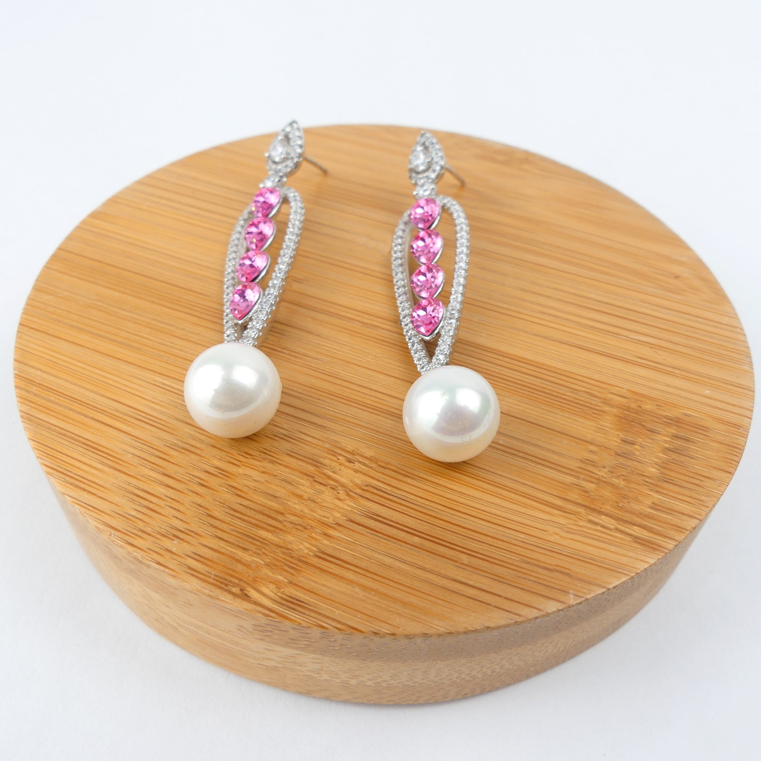 Boucles d'oreilles pendantes quatre goutte culture rose foncé