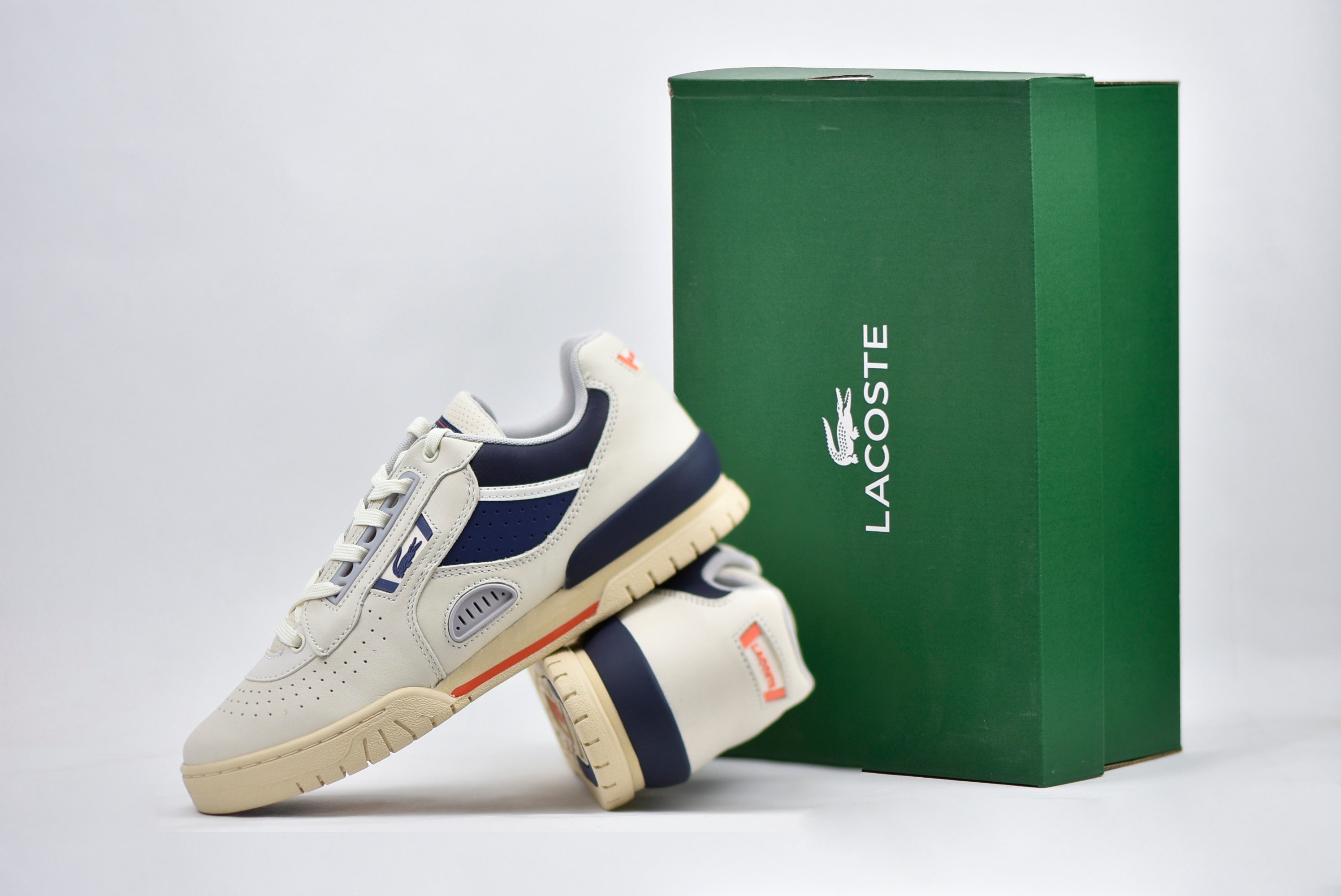 LACOSTE OFF WTH/NVY \ 30192