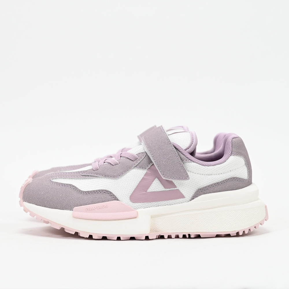 PEAK FOOTWEAR