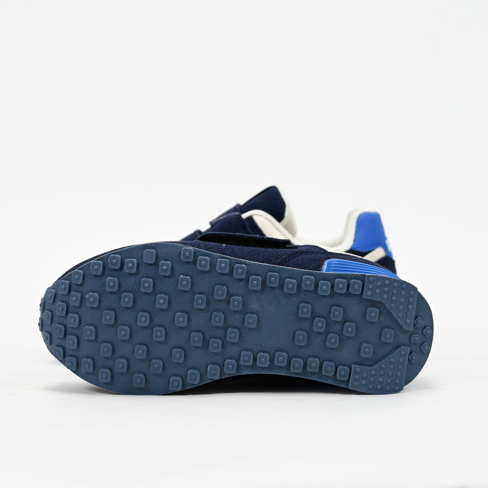 PEAK FOOTWEAR
