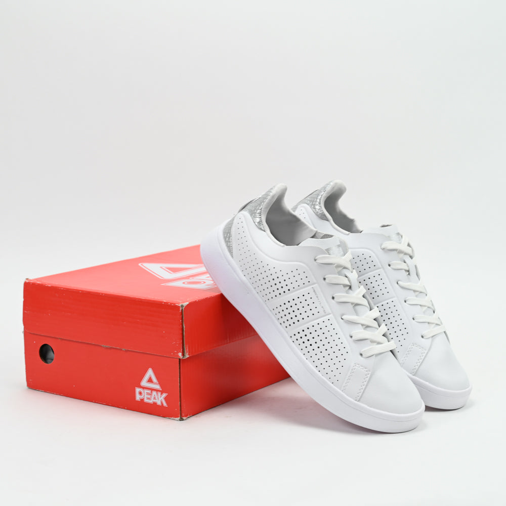 PEAK FOOTWEAR