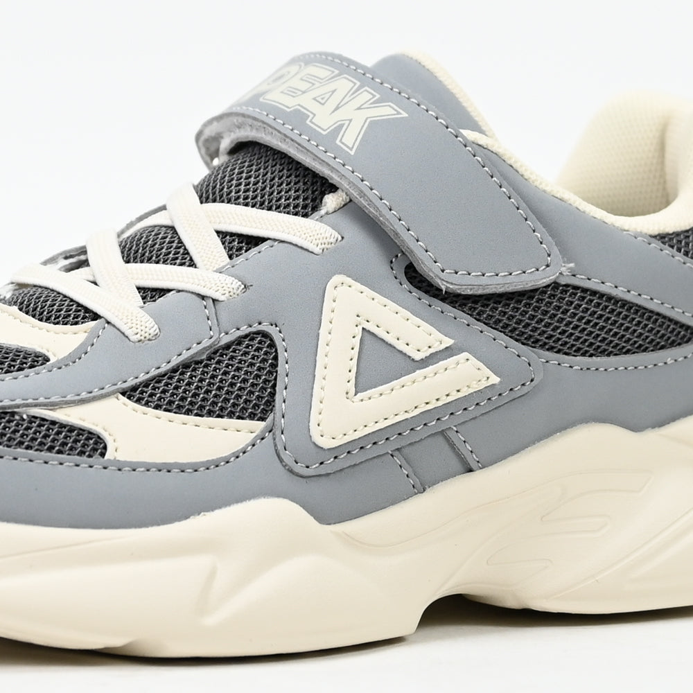 PEAK FOOTWEAR