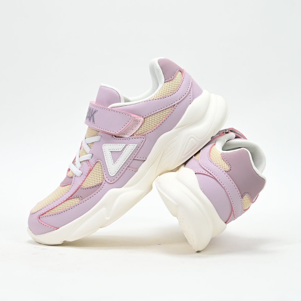 PEAK FOOTWEAR
