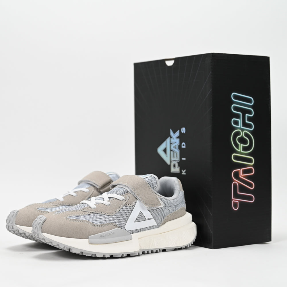 PEAK FOOTWEAR