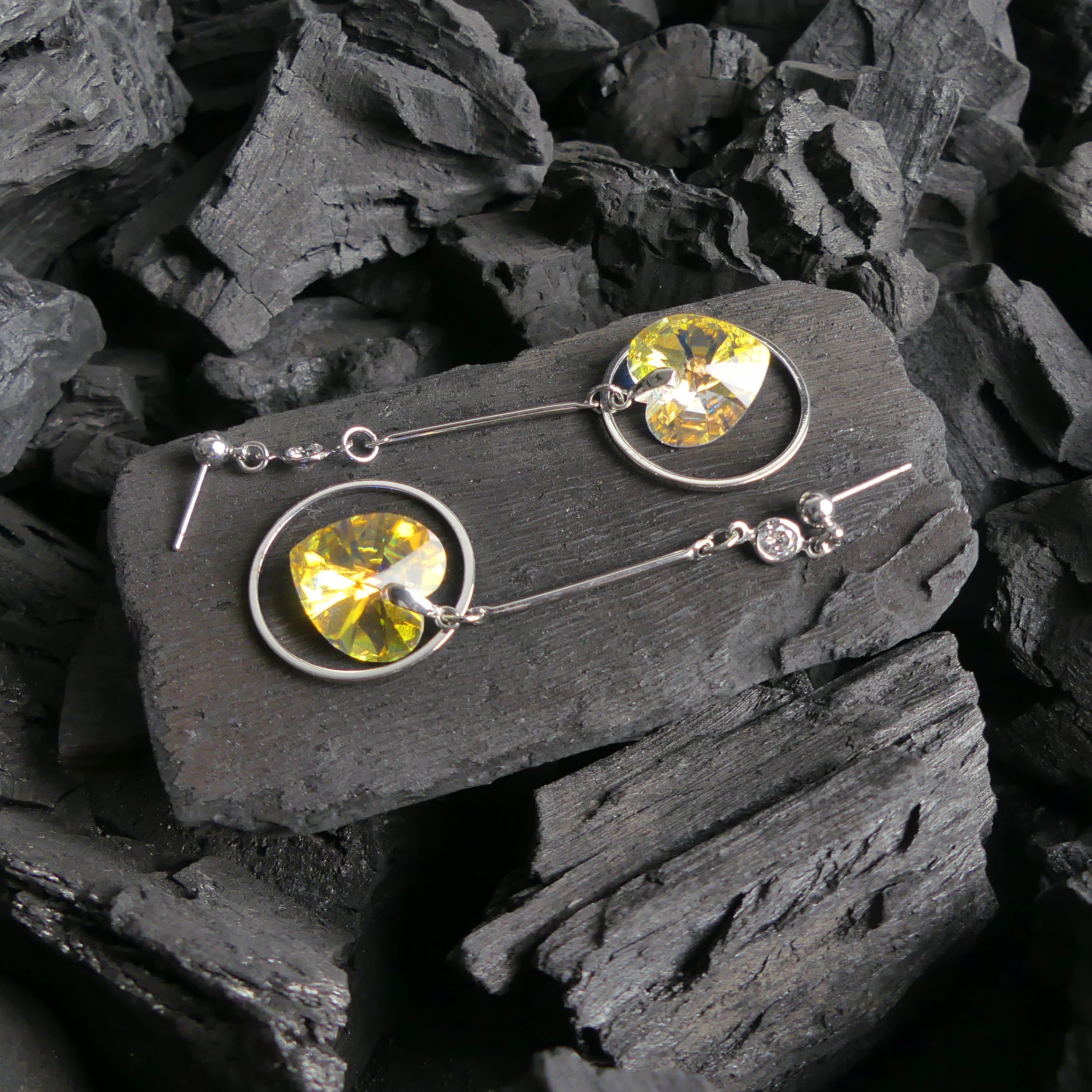 Boucles d'oreilles pendantes cœur jaune