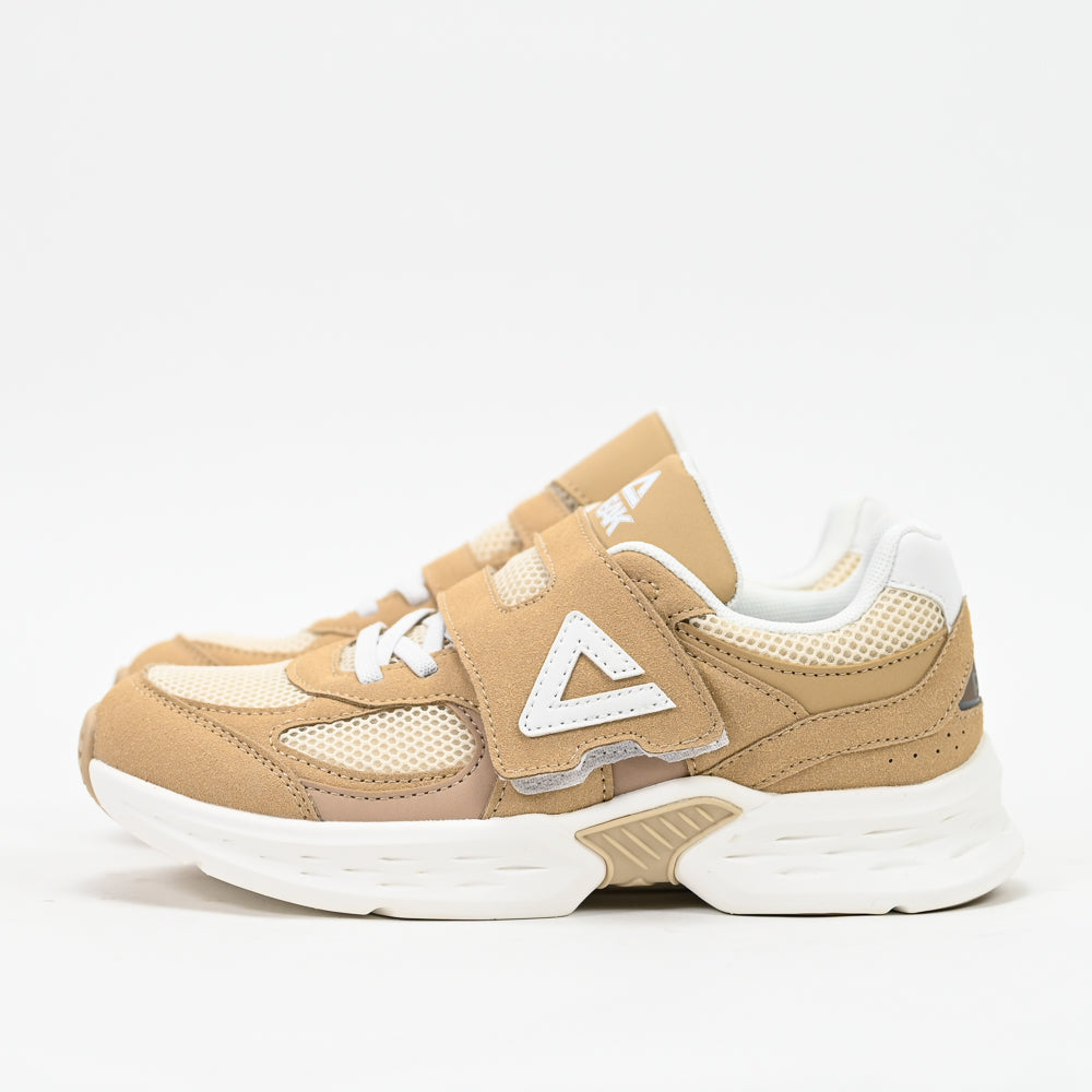 PEAK FOOTWEAR