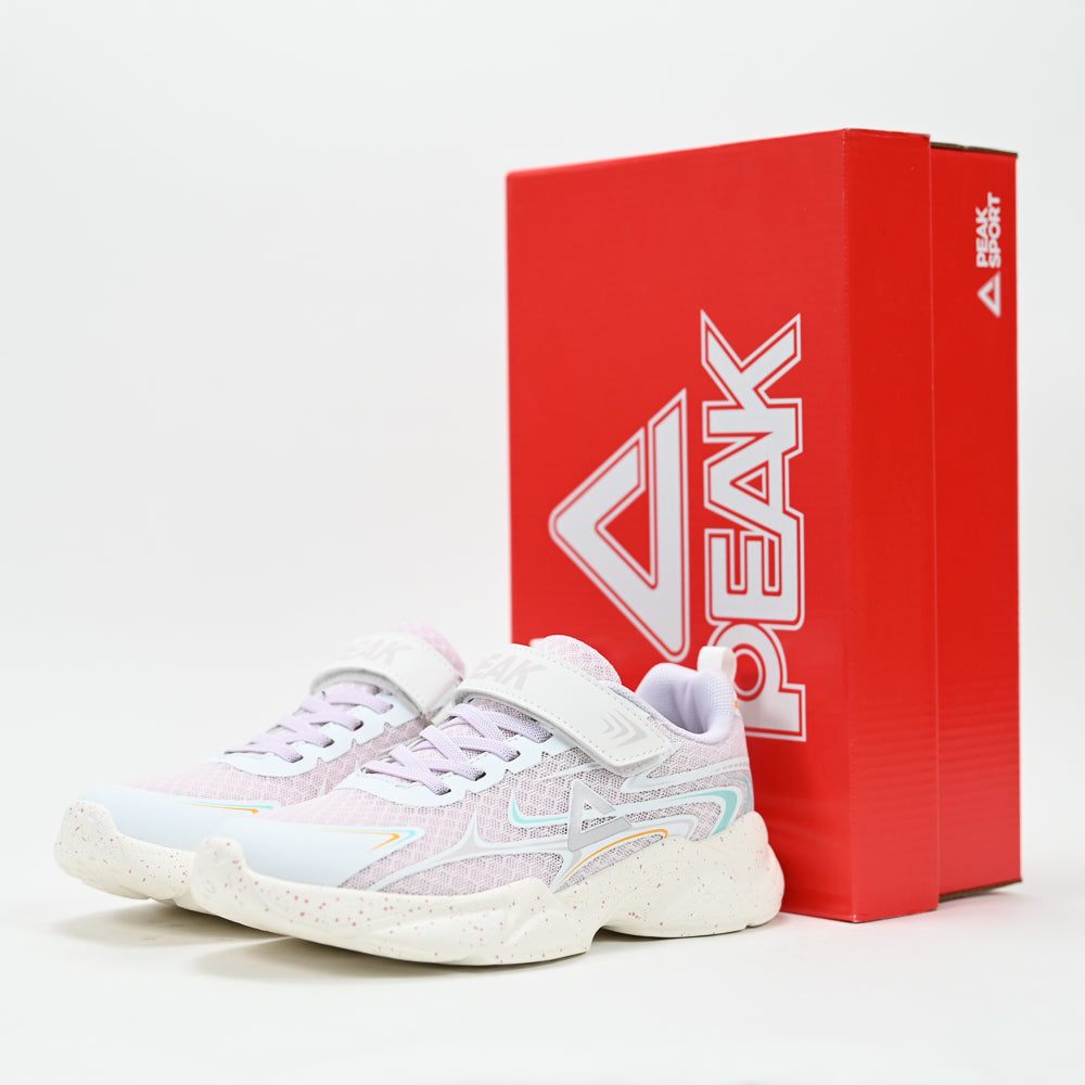 PEAK FOOTWEAR