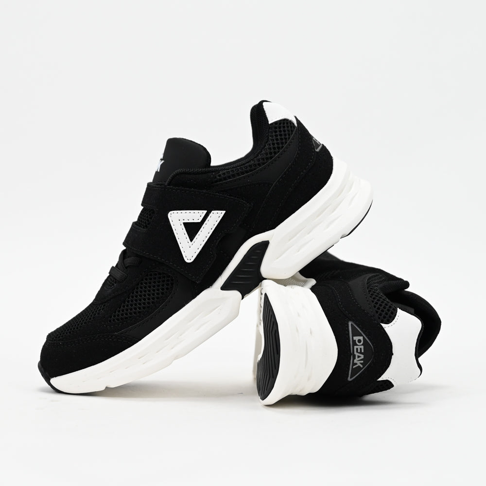 PEAK FOOTWEAR