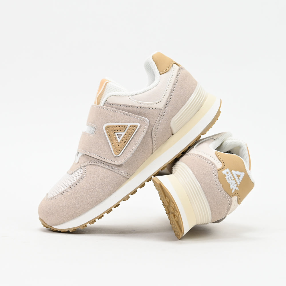 PEAK FOOTWEAR