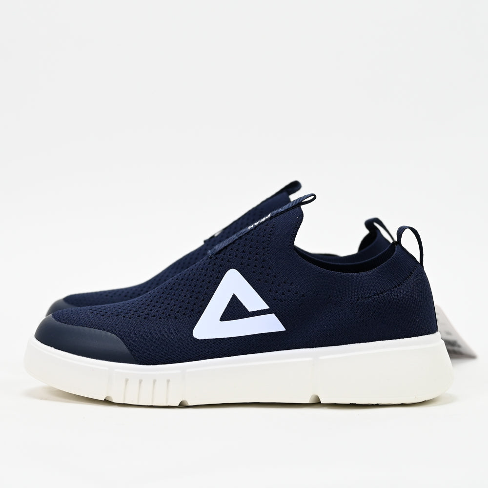 PEAK FOOTWEAR