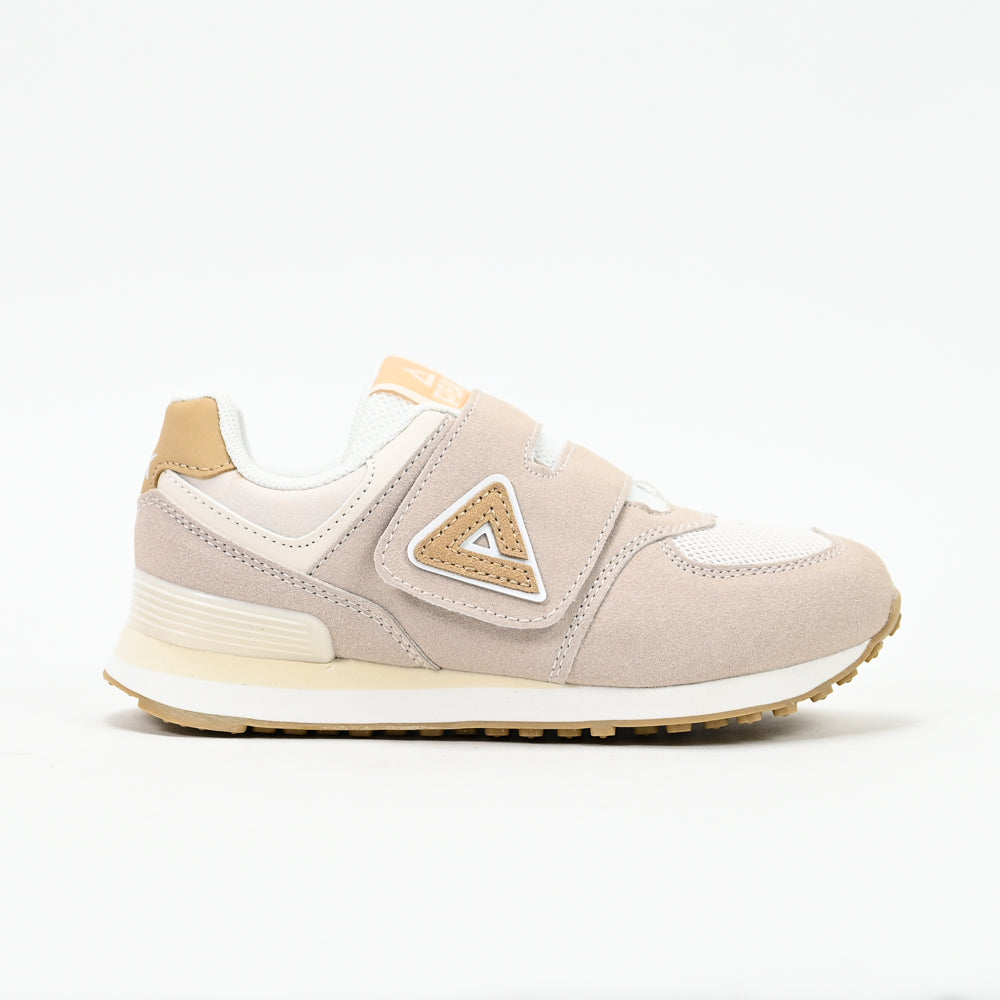 PEAK FOOTWEAR