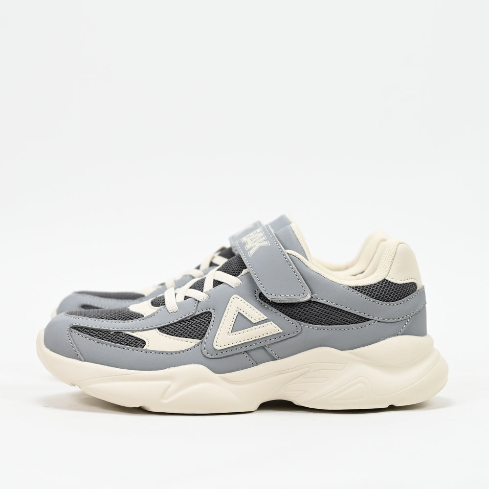 PEAK FOOTWEAR
