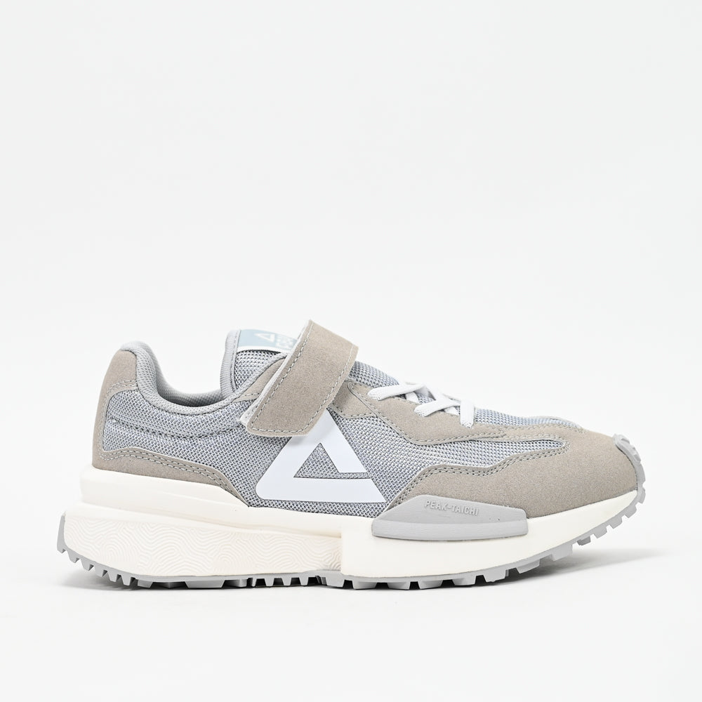 PEAK FOOTWEAR