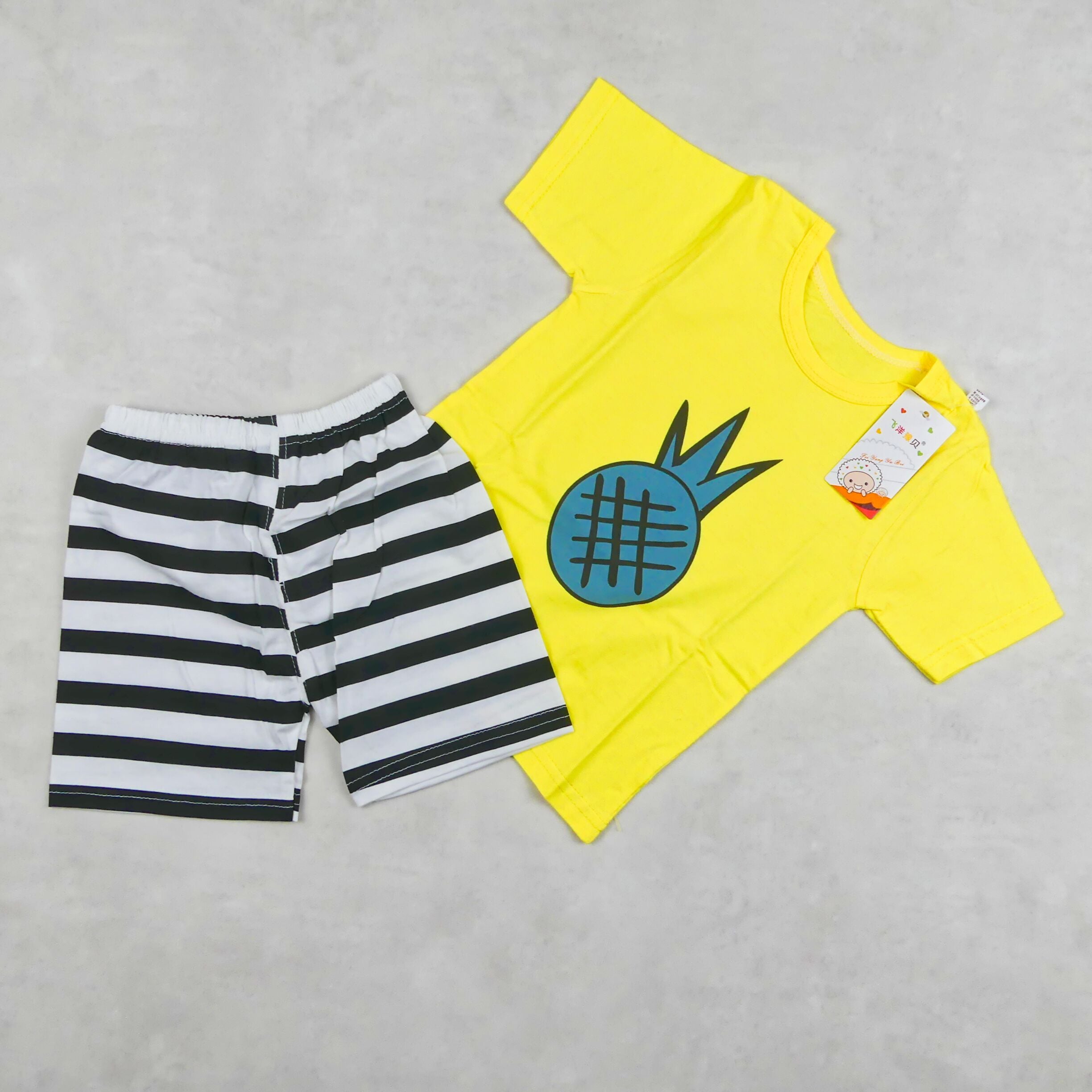 ENSEMBLE JAUNE AVEC MOTIF ANANS VERT 4303