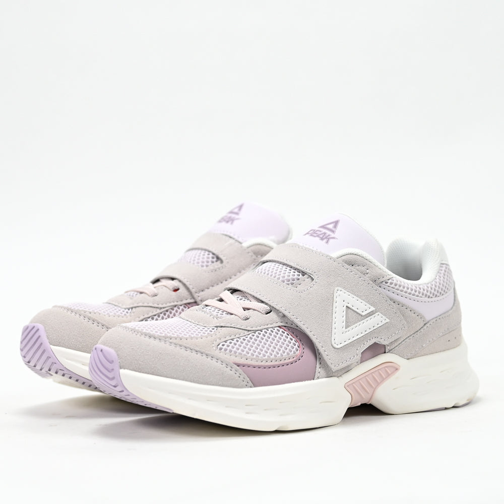 PEAK FOOTWEAR