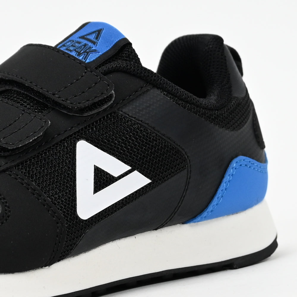PEAK FOOTWEAR