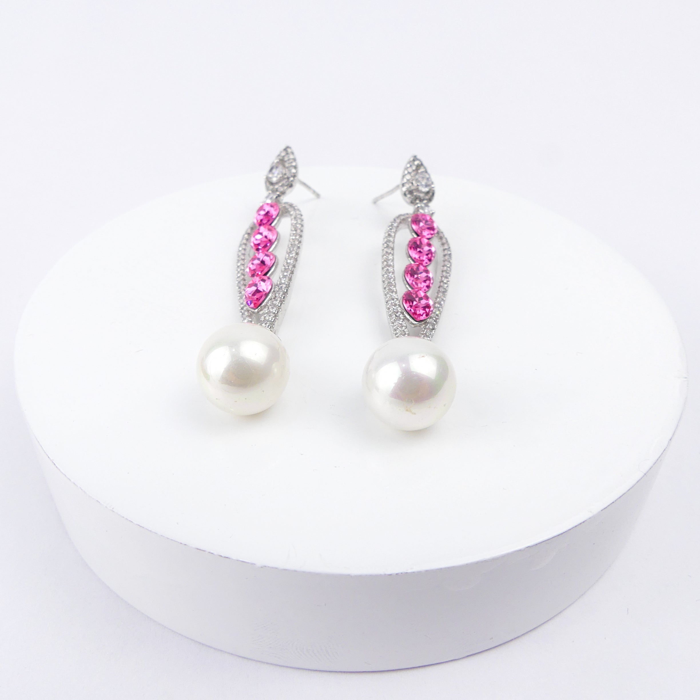 Boucles d'oreilles pendantes quatre goutte culture rose foncé