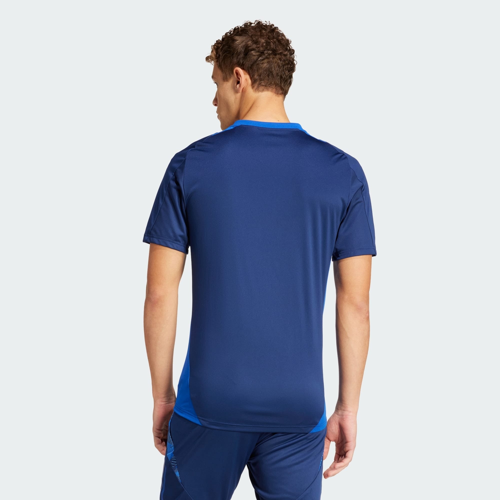 ADIDAS \ IS1657