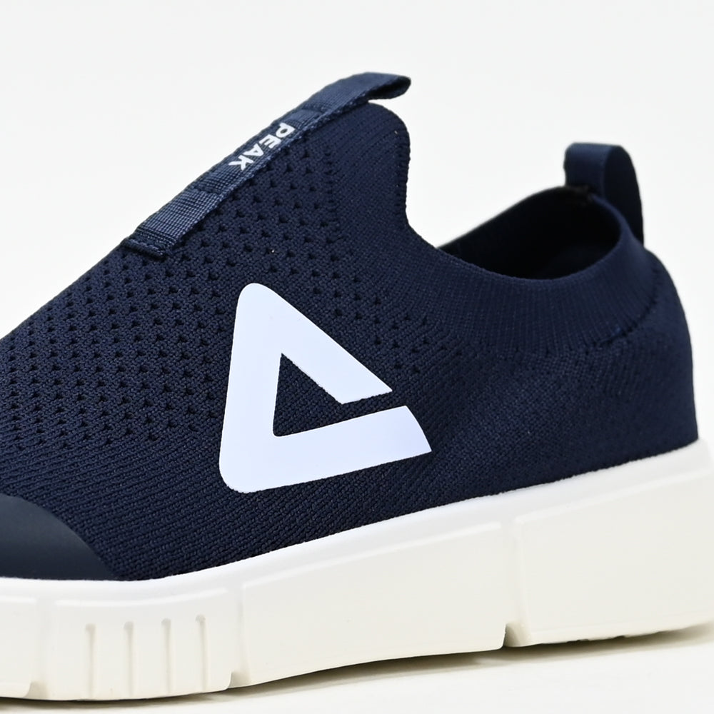 PEAK FOOTWEAR