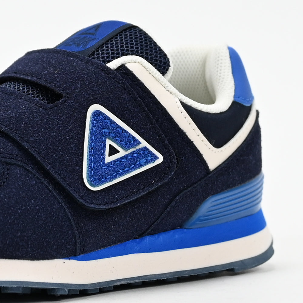 PEAK FOOTWEAR
