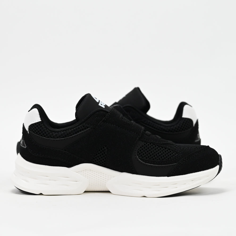 PEAK FOOTWEAR