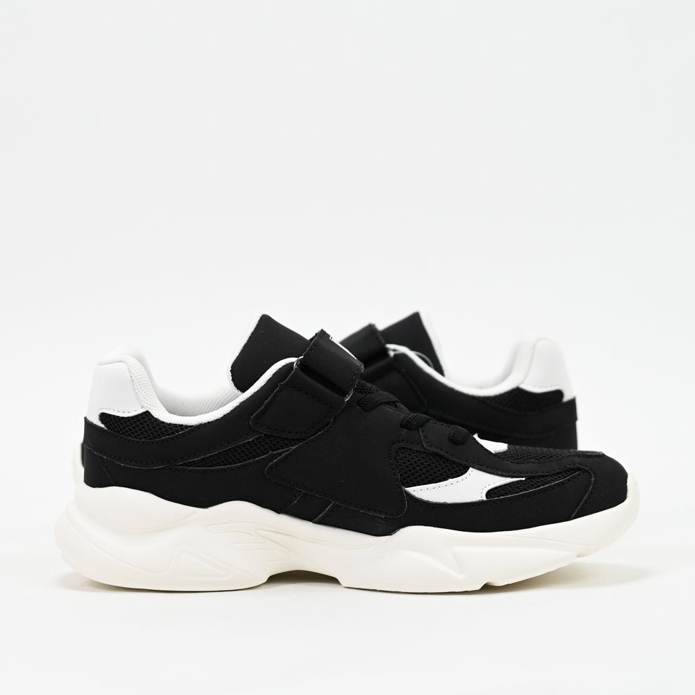 PEAK FOOTWEAR