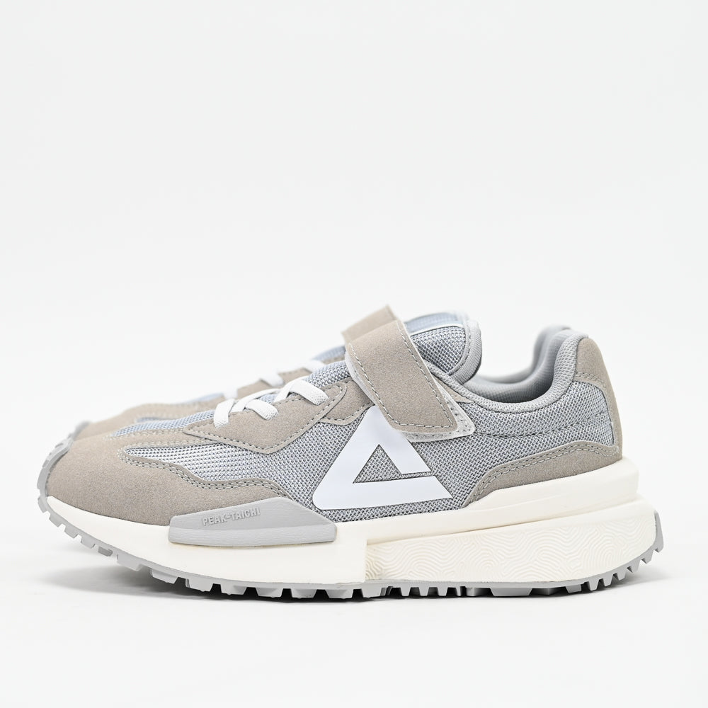PEAK FOOTWEAR