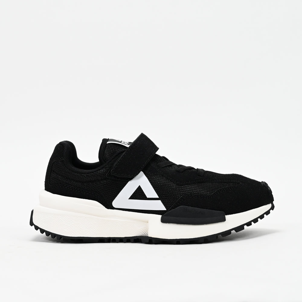 PEAK FOOTWEAR
