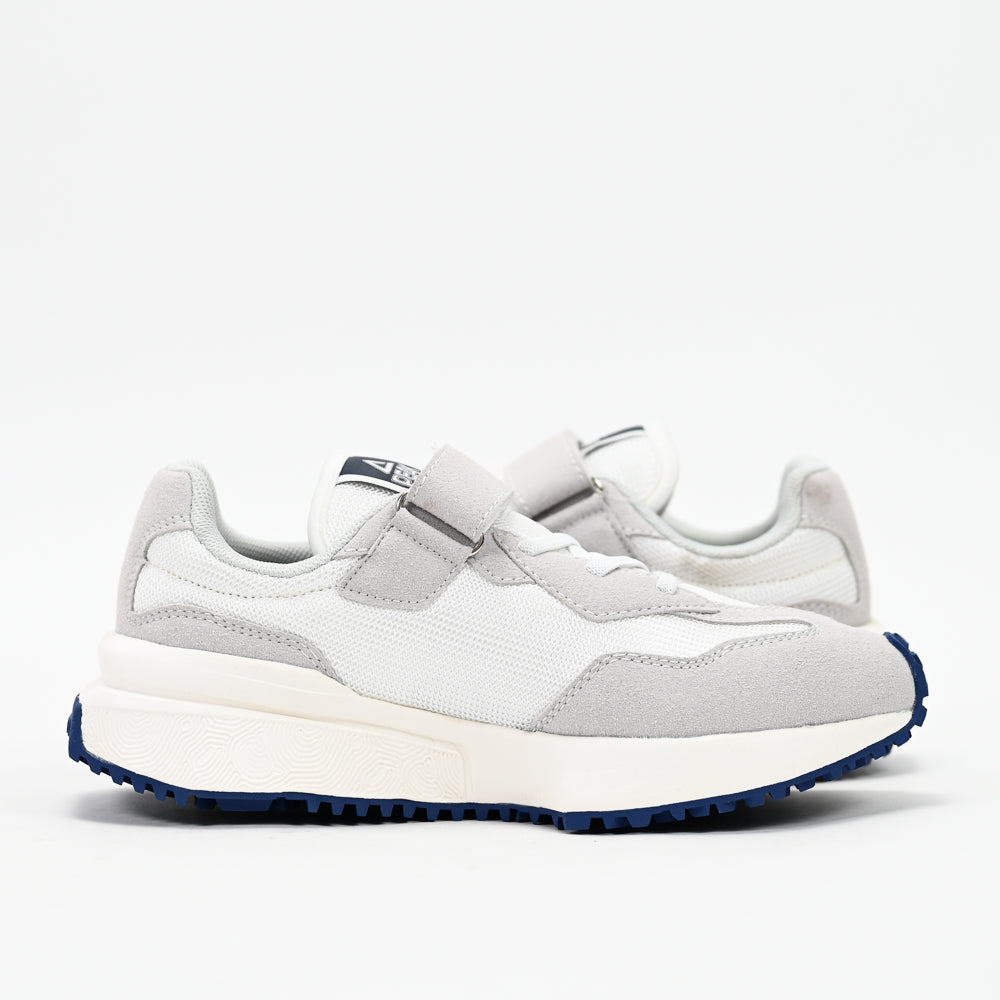 PEAK FOOTWEAR