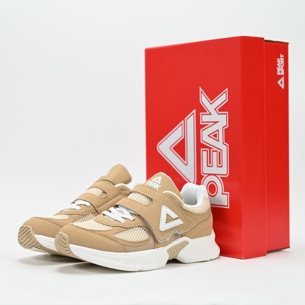 PEAK FOOTWEAR