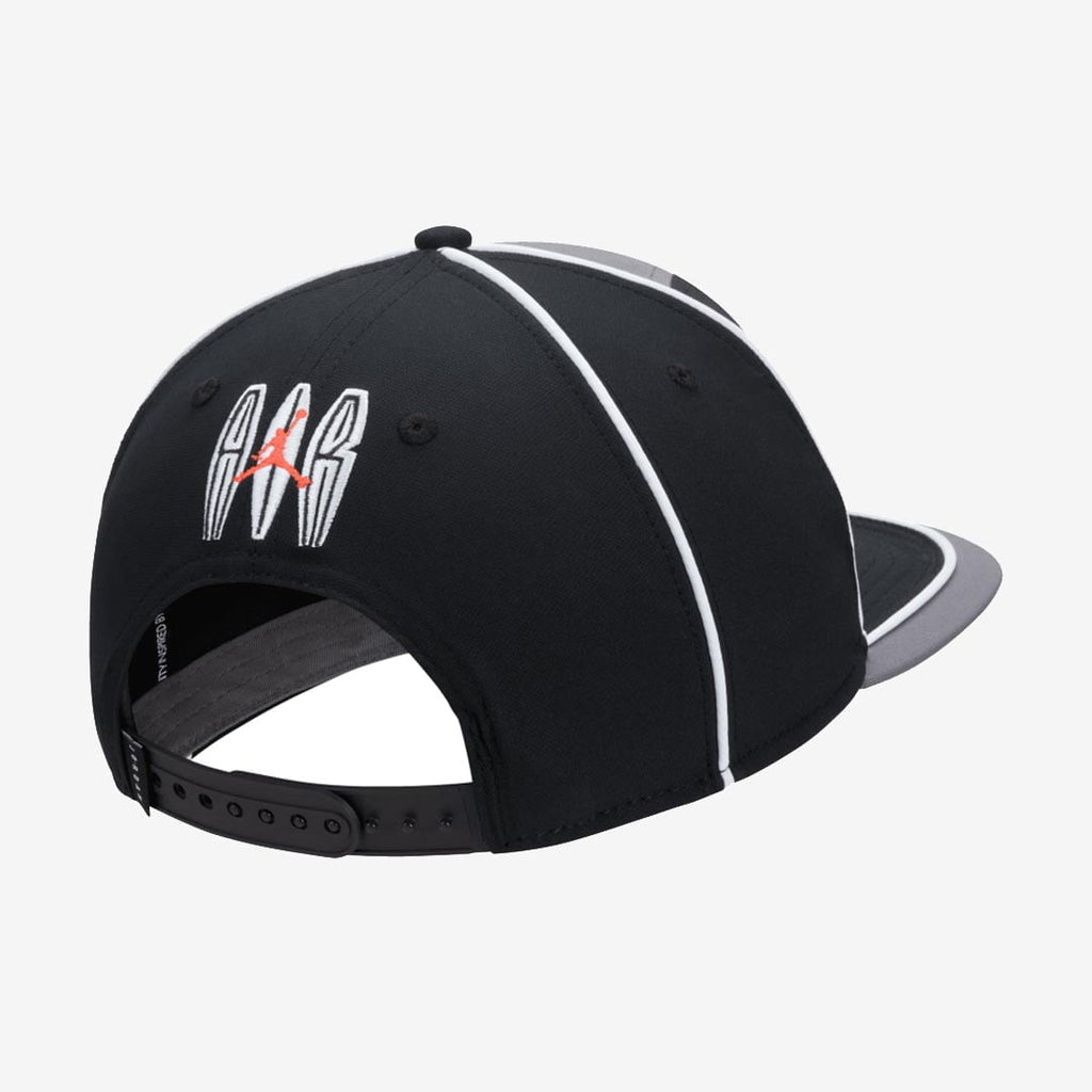 قبعة نايكي اير جوردان برو فلايت ريمكس للجنسين