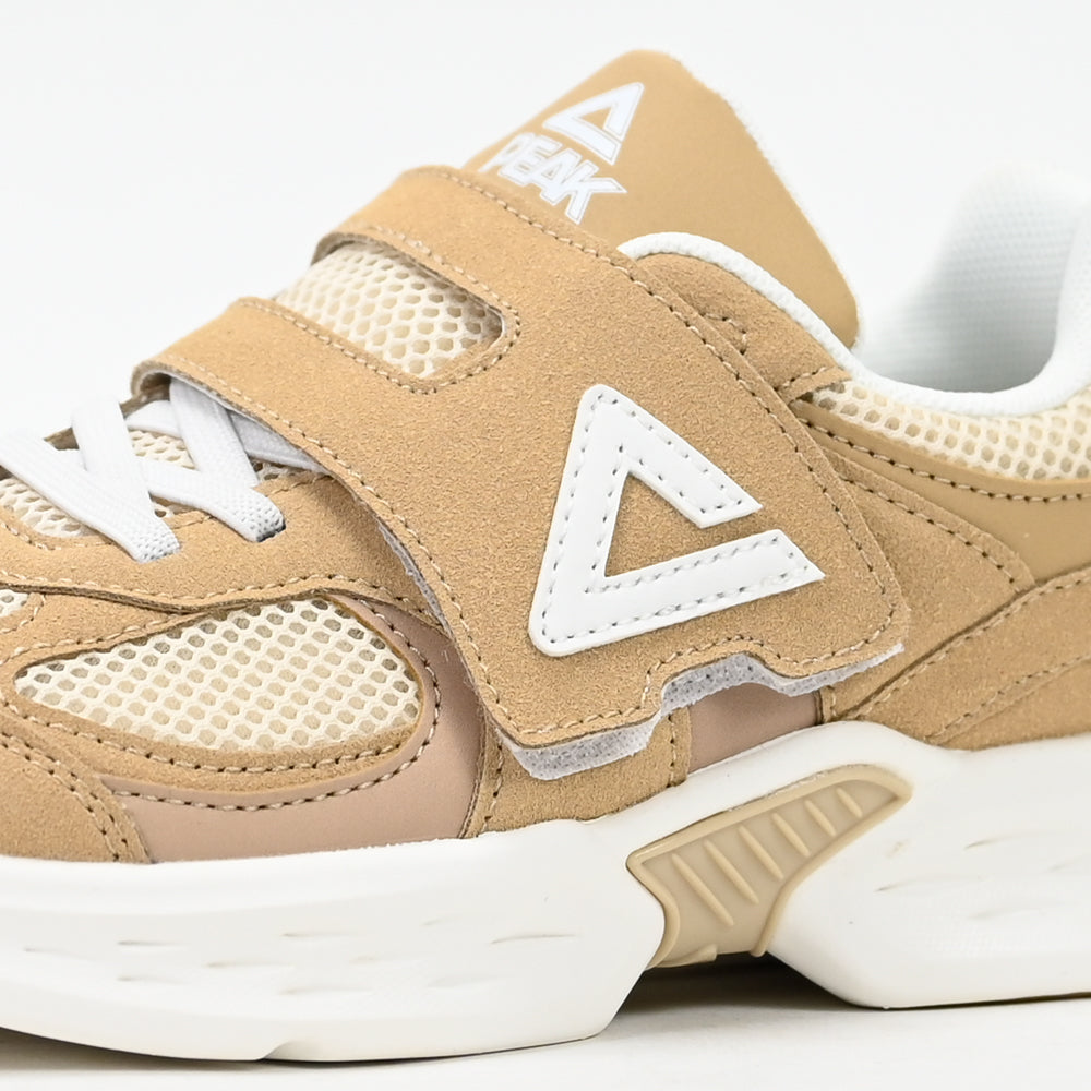 PEAK FOOTWEAR
