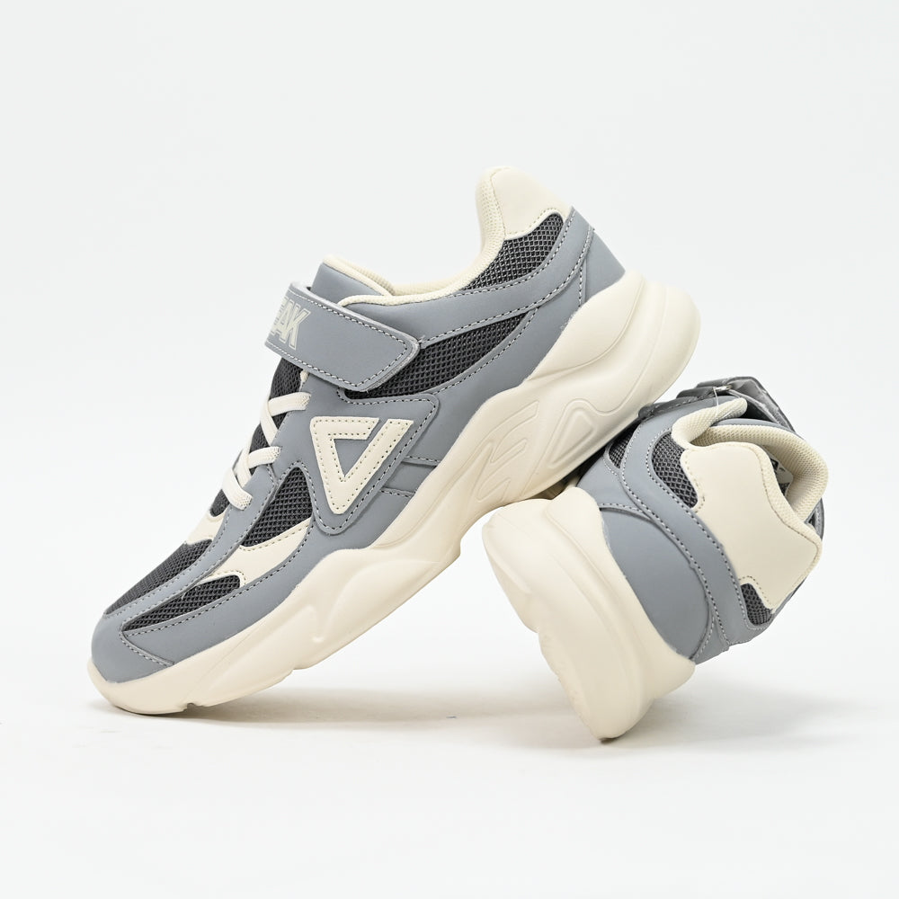PEAK FOOTWEAR