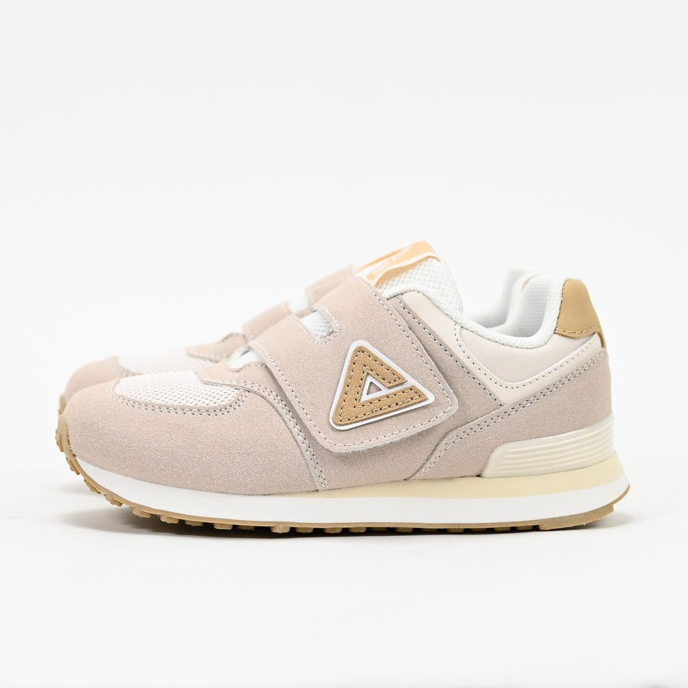 PEAK FOOTWEAR