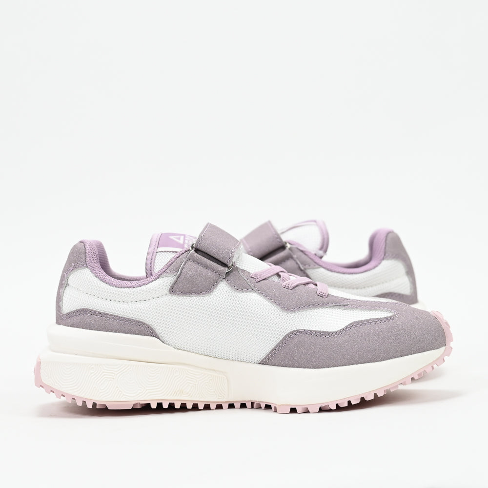 PEAK FOOTWEAR
